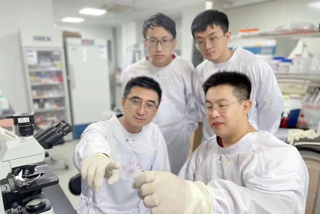 布林凯斯联合武汉大学中南医院李翔教授团队,中国科学院精密测量科学