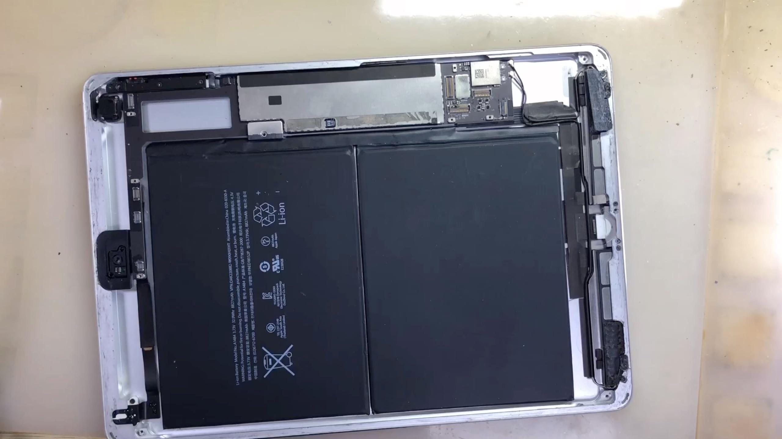 ipad pro开机花屏主板问题维修案例