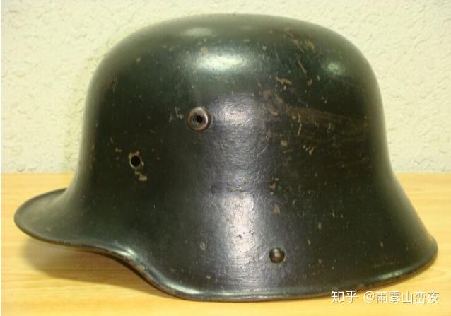 第一次世界大战钢盔装具的进化