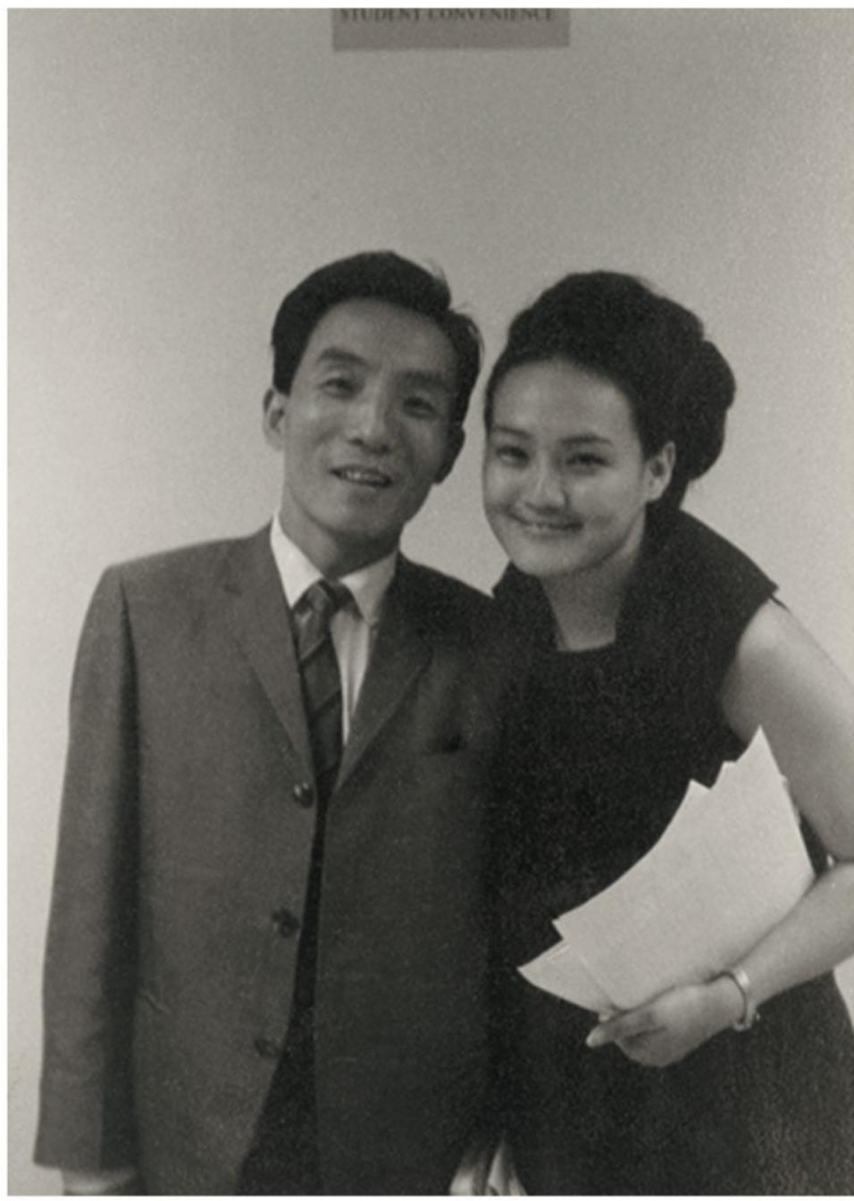 「美国华人女性口述历史丛书作者 邱彰博士」《 崔蓉芝:一位改变台湾