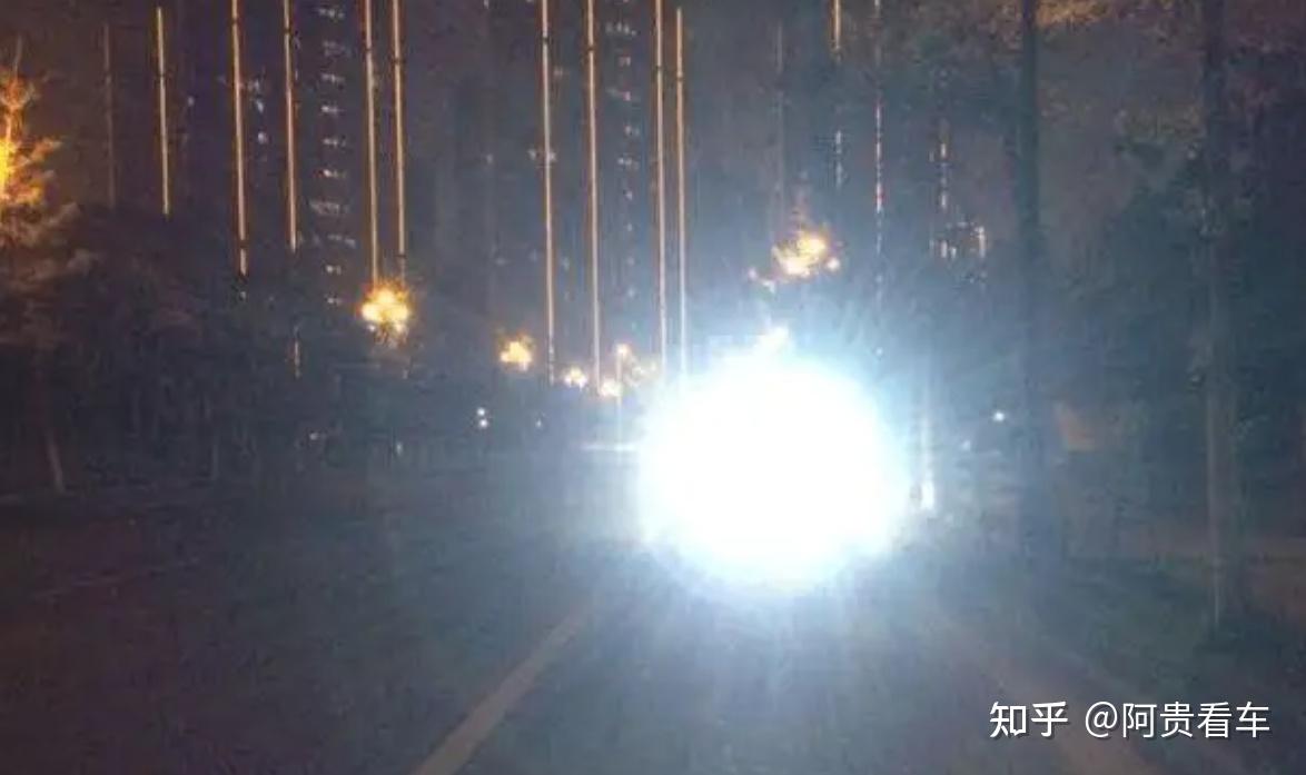 新手上路不会使用灯光?看过来,汽车灯光使用一次全看懂! - 知乎