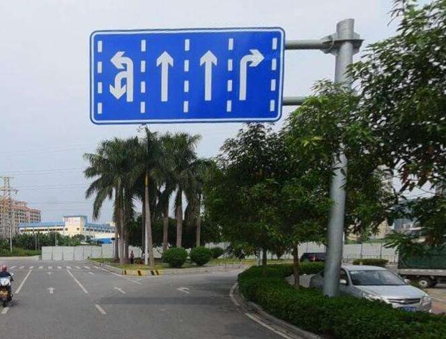 十字路口左转和掉头该怎么走 什么情况下红灯也可以掉头 知乎 十字路口左转和掉头该怎么走 什么情况下红灯也可以掉头 知乎