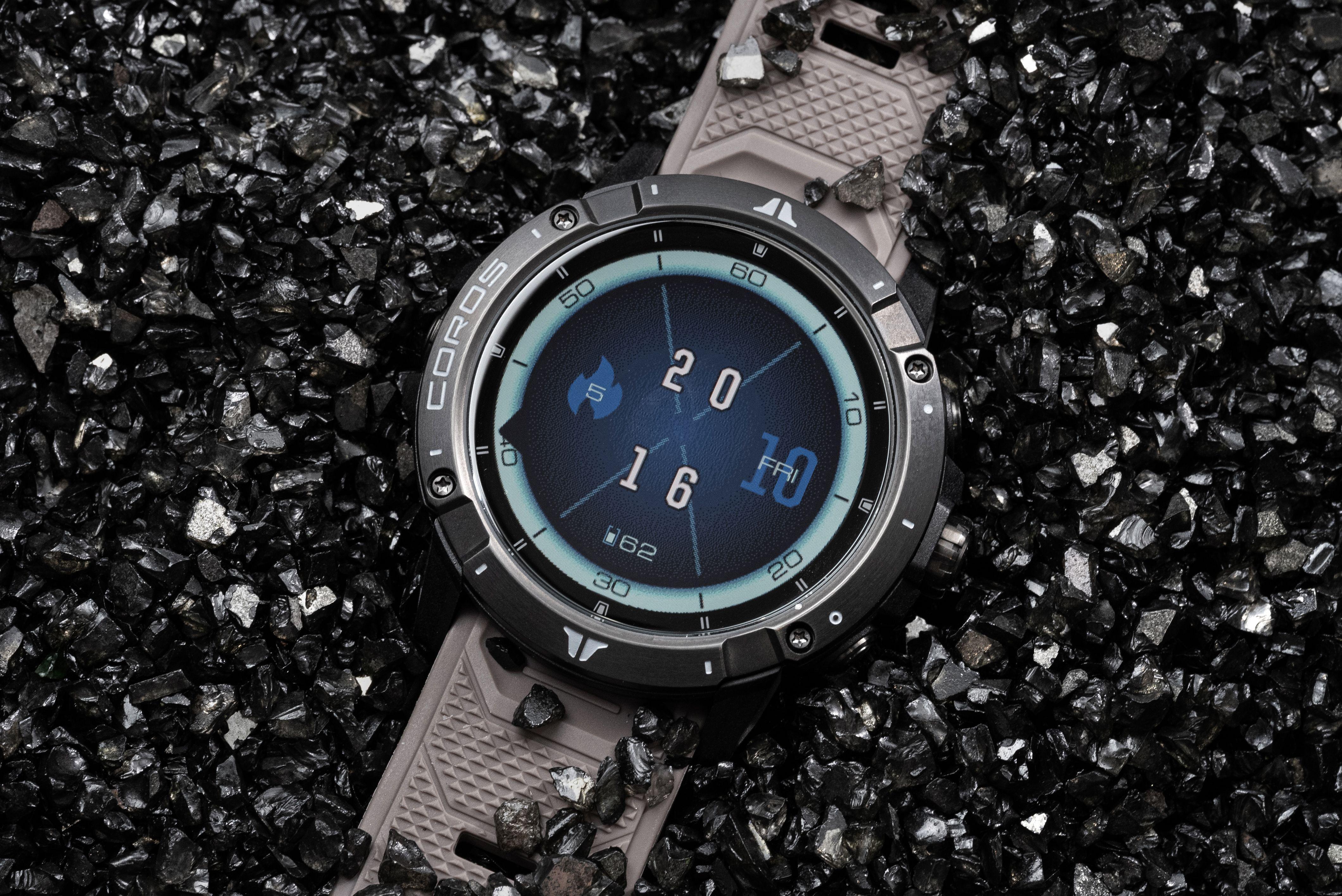 专业户外与智能结合corosvertix2手表