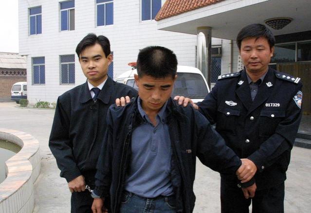 唐山一犯罪嫌疑人逃过警方追捕10年曾多次入室抢劫最高判死刑