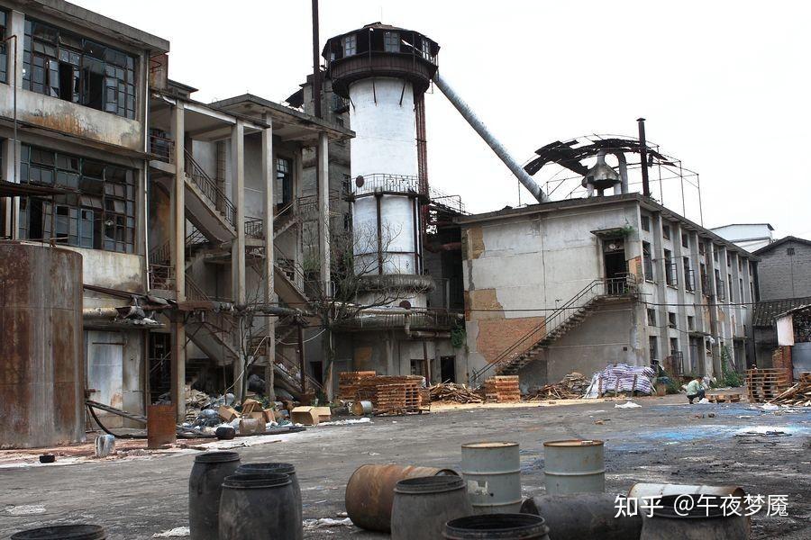 后来由于经营问题,加上城市扩建,在上世纪80年代就已经倒闭了,后来被