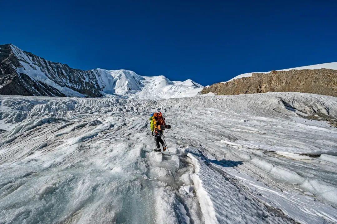 国人首登中山峰四川第二高峰中山峰攀登纪实