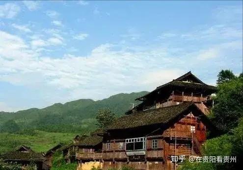 好天气快出游银光闪闪的控拜苗寨等你来