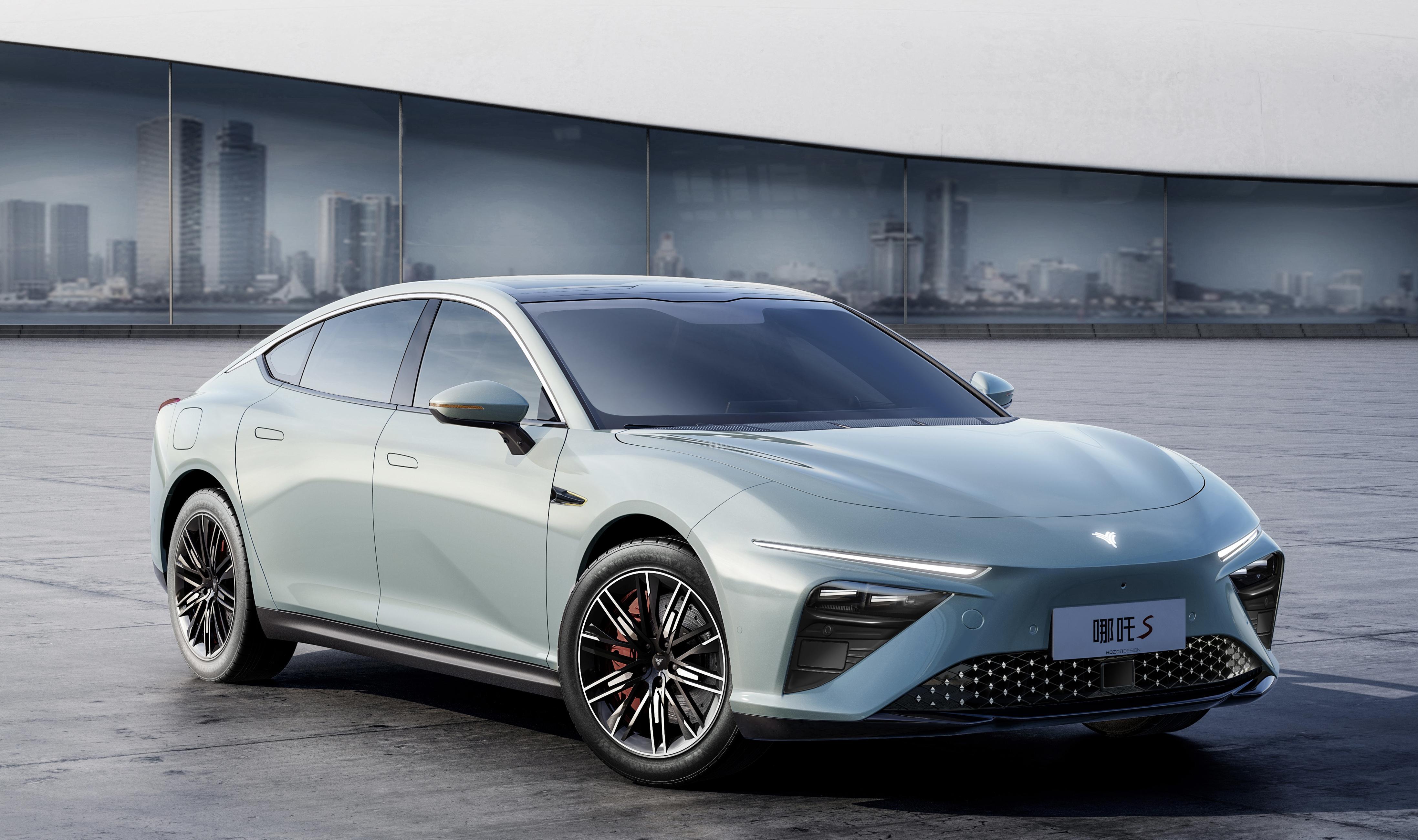 四屏联动, 哪吒s即将上市! - 知乎