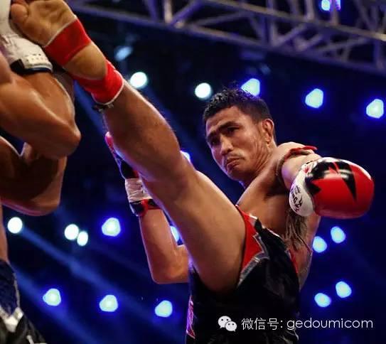 3月7日武林风江通猜勇夺分站赛冠军一龙战胜欧洲冠军