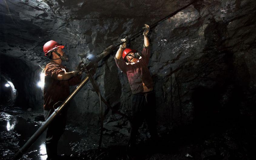 矿山之殇—矿工的悲鸣(记录真实矿工生活)