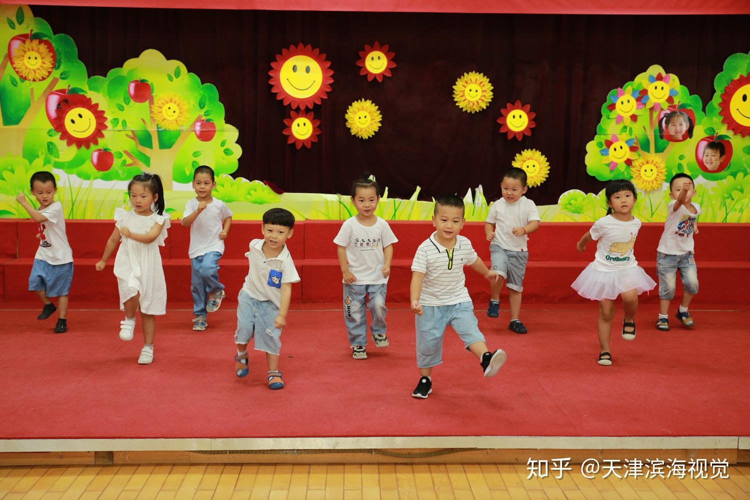 天津濱海八一前夕幸福幼兒園傳出嘹亮童聲