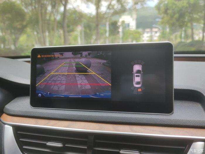 虽然没有360全景这个功能,但是倒车影像的清晰度还是很高的.
