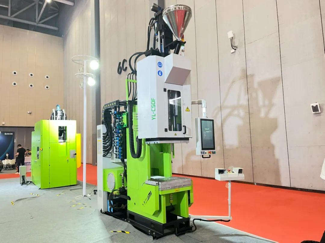 智造至简伊之密橡胶机亮相2022大湾区国际橡胶展