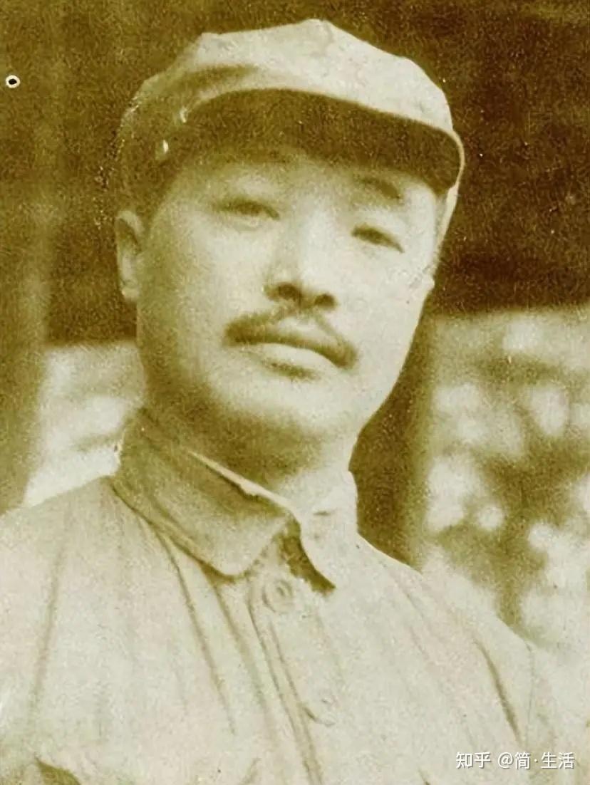 深受贺龙元帅器重之人，毛主席得知其过去身份后：有没有人排挤你 - 知乎