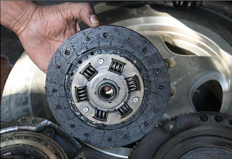 手动挡离合器片什么时候换出现这三种现象时就要注意了