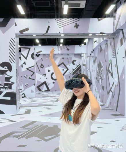 VR打造沉浸式艺术展览体验 - 知乎