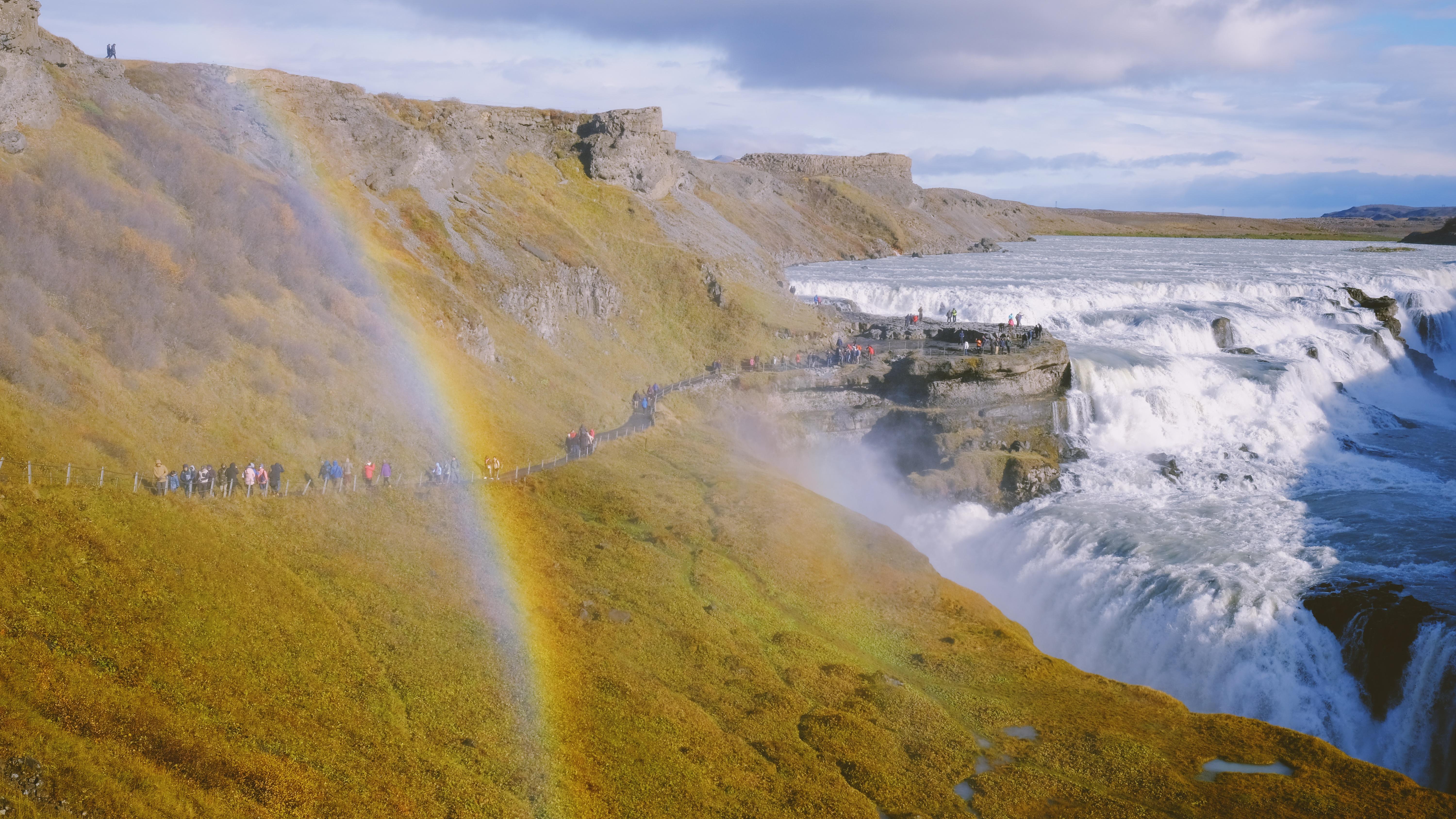 富士XT2和XPRO2选哪个好?挂机的话哪个镜头