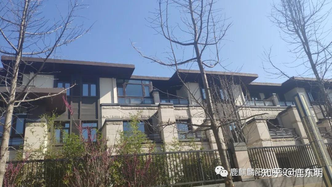 门窗改造以及地下天井封闭玻璃采光顶鹿麒麟制造香龙湾别墅区…陪你