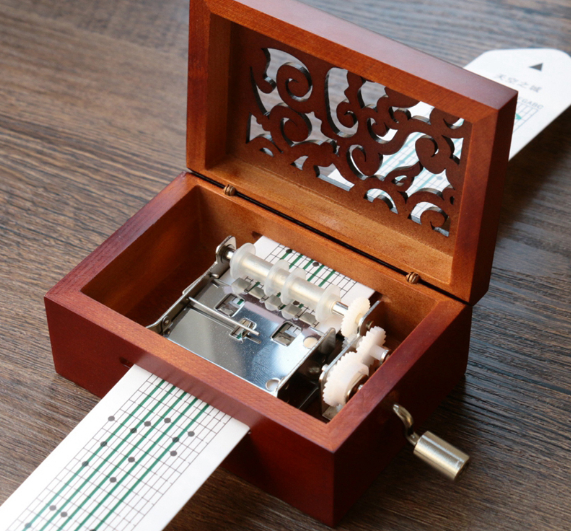 动手做一个充满艺术气息的纸带音乐盒