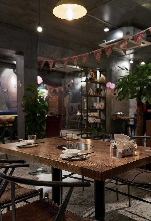 餐厅设计篇复古做旧工业风个性壁画点睛之笔美食餐饮店面实景欣赏