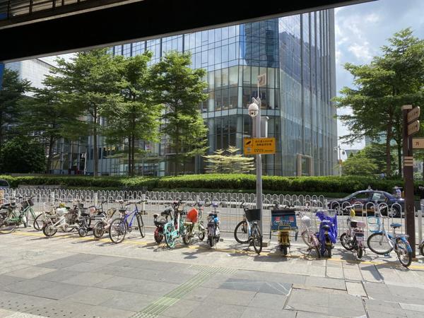 石牌桥站d出口,在此左转