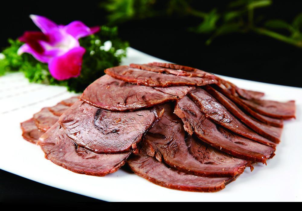 家庭版美味酱牛肉今天分享美味酱牛肉的简单做法.