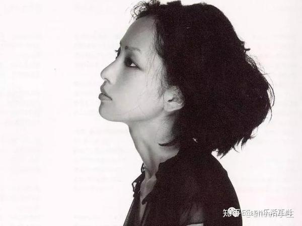 被骂出歌坛 两段痴恋难相守 耳聋歌姬涅槃归来唱哭无数人 知乎