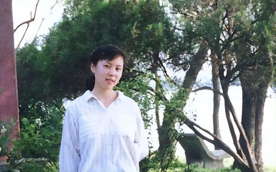 案件的调查似乎被冻结,朱令一家人开始漫长地等待,一直持续了一年多.