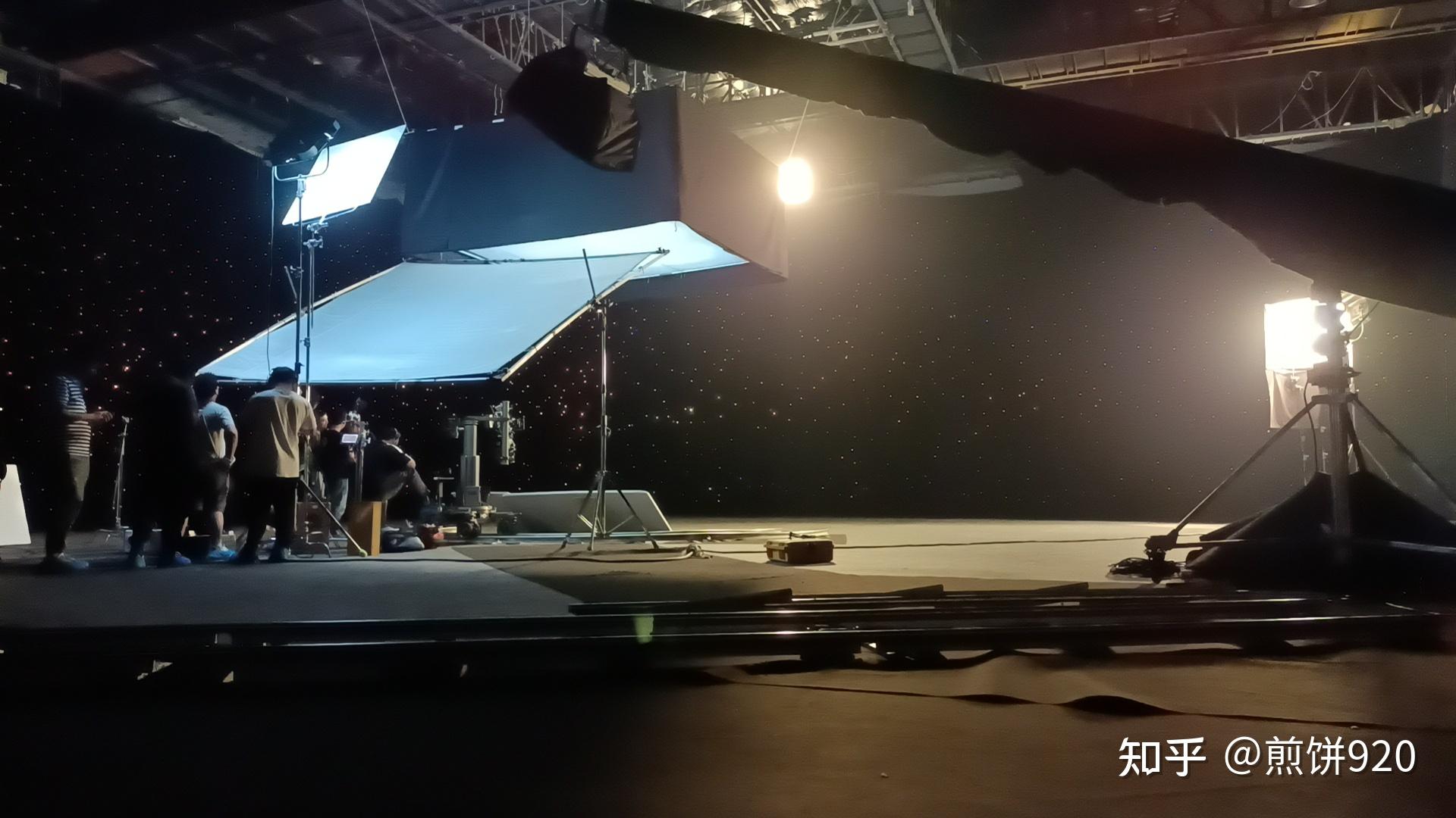 电影照明技术 | 照明灯具附属设备 | 蝴蝶布&旗板