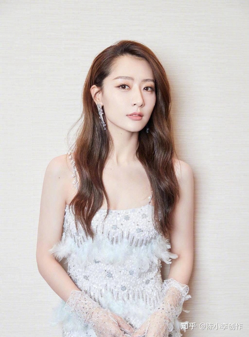 白冰,身材性感颜值逆天,女神真的是越来越美了! - 知乎