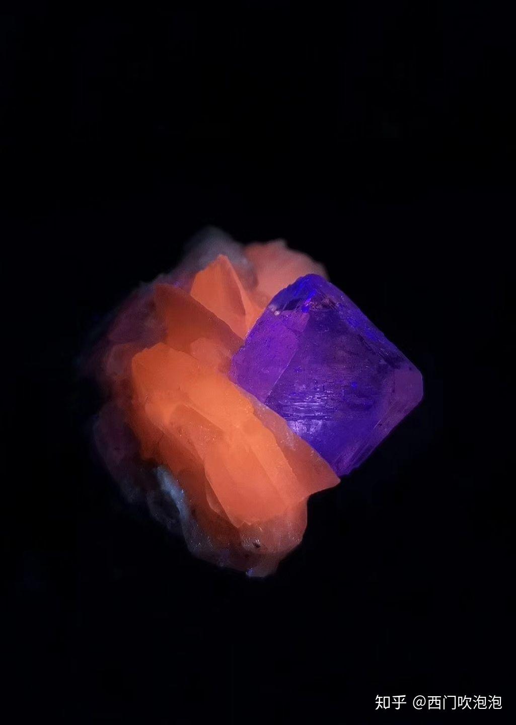 【小科普】发光的石头——宝石矿物的荧光效应