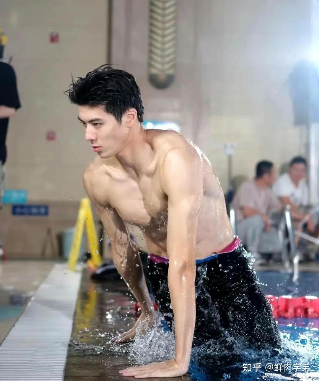 191cm冷白皮男神,游泳帅哥张翼祥最新写真,都快被他帅晕了!