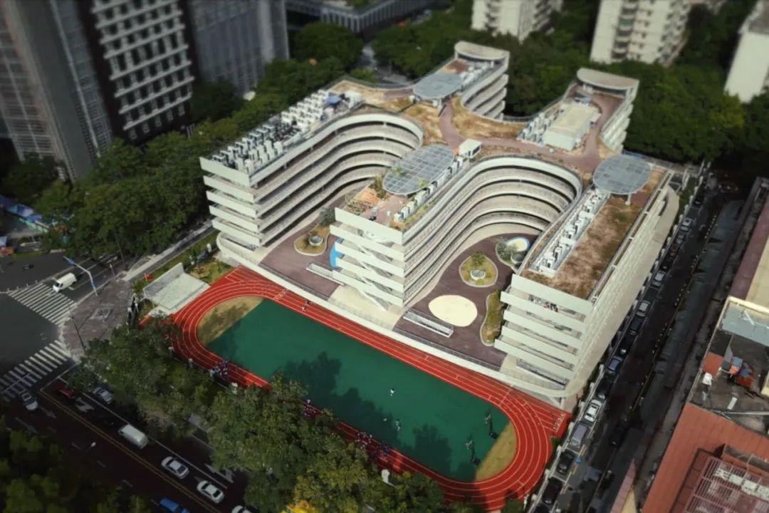 景龙小学也有非常知名的建筑师参与这项计划,以"非常建筑"而享有