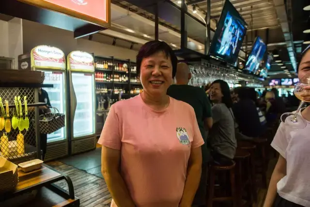 啤酒阿姨编年史的72块碎片