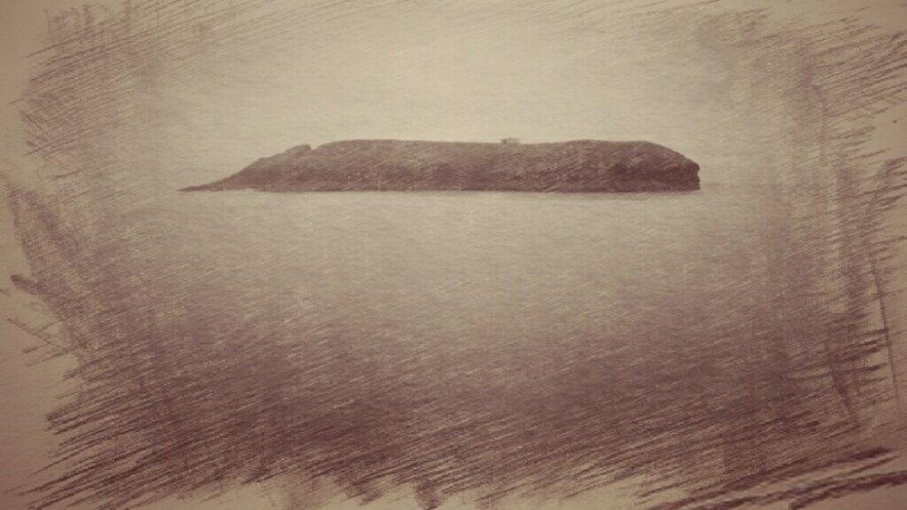 亡人越刀《女巫请睁眼》长评