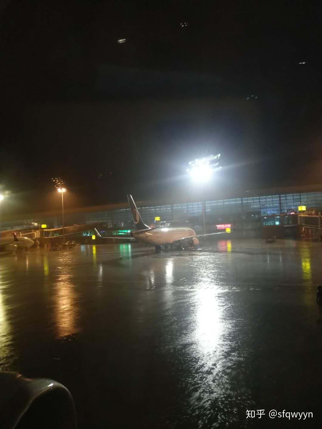 30到达蓬莱机场,乘坐机场大巴线路,直接到蓬莱(25元一位),一路上感觉