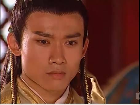 2000年的《机灵小不懂》饰演太子朱厚照,和张卫健合作,虽然聂远戏份不