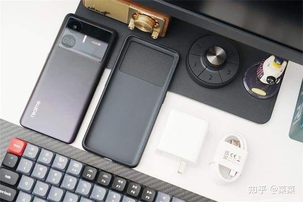 realme GT Neo5 SE　16GB/1TB　极影黑 realme GT Neo5 SE 16GB/1TB 极影黑 Elryan: Realme GT Neo5 SE