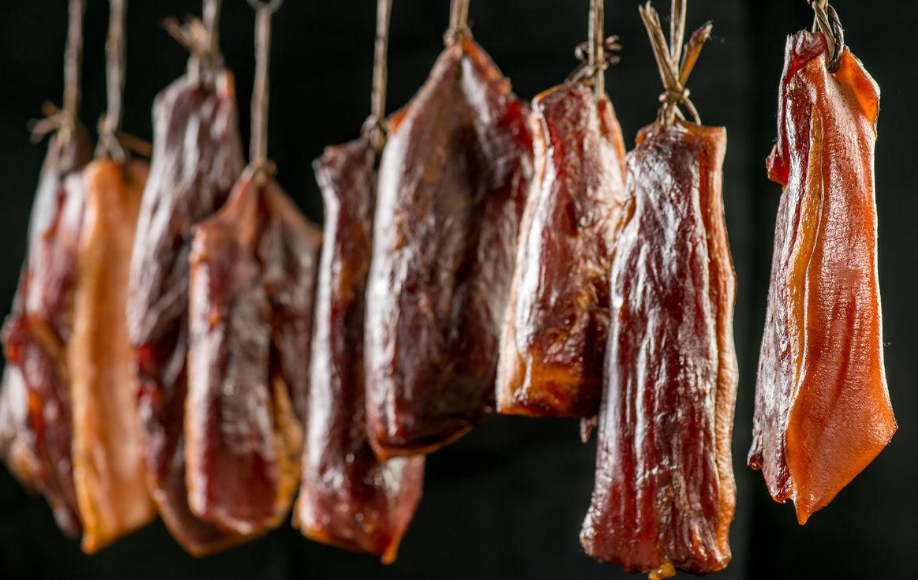 腌制物指的是我们生活中常吃的咸菜,腊肉等食物,对于一些腌制肉可能会