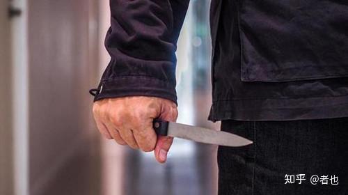 平舆艾滋血案男子因患艾滋病遭到村民嘲讽不堪歧视连杀8人