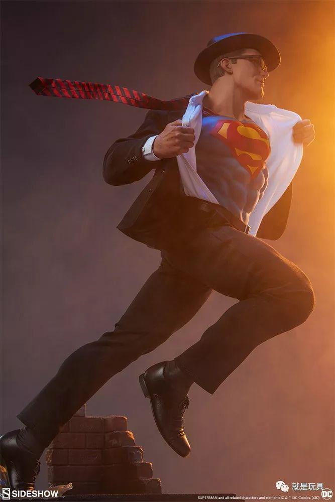 ss撕衣变身超人超级英雄鼻祖的最经典登场造型