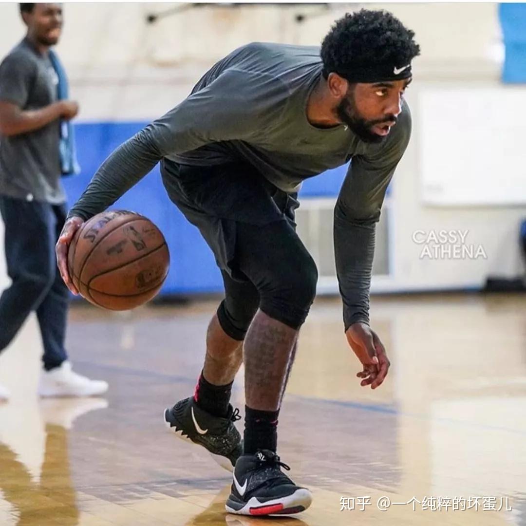 kyrie 6德魯大叔再次上腳新鞋:歐文和哈登都在苦練匹克的襪子,耐克的