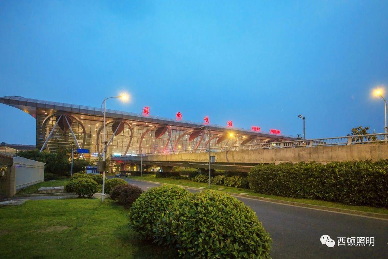 苏南硕放国际机场,位于江苏省无锡市高新区硕放街道,自2004年正式开通