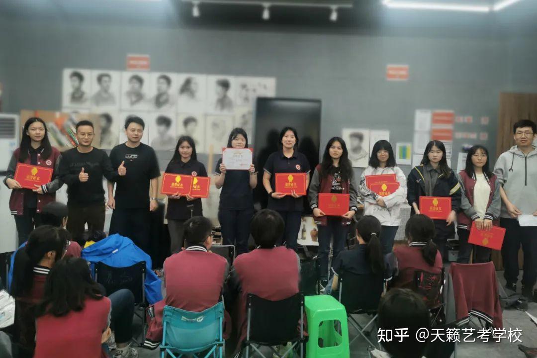 天之骄子丨2022重庆美术统考应届生排名01王柯：执笔为刃 直抵梦想终点 - 知乎