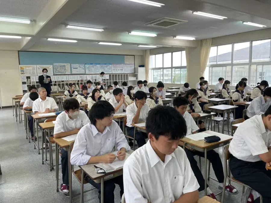 请输入图片描述