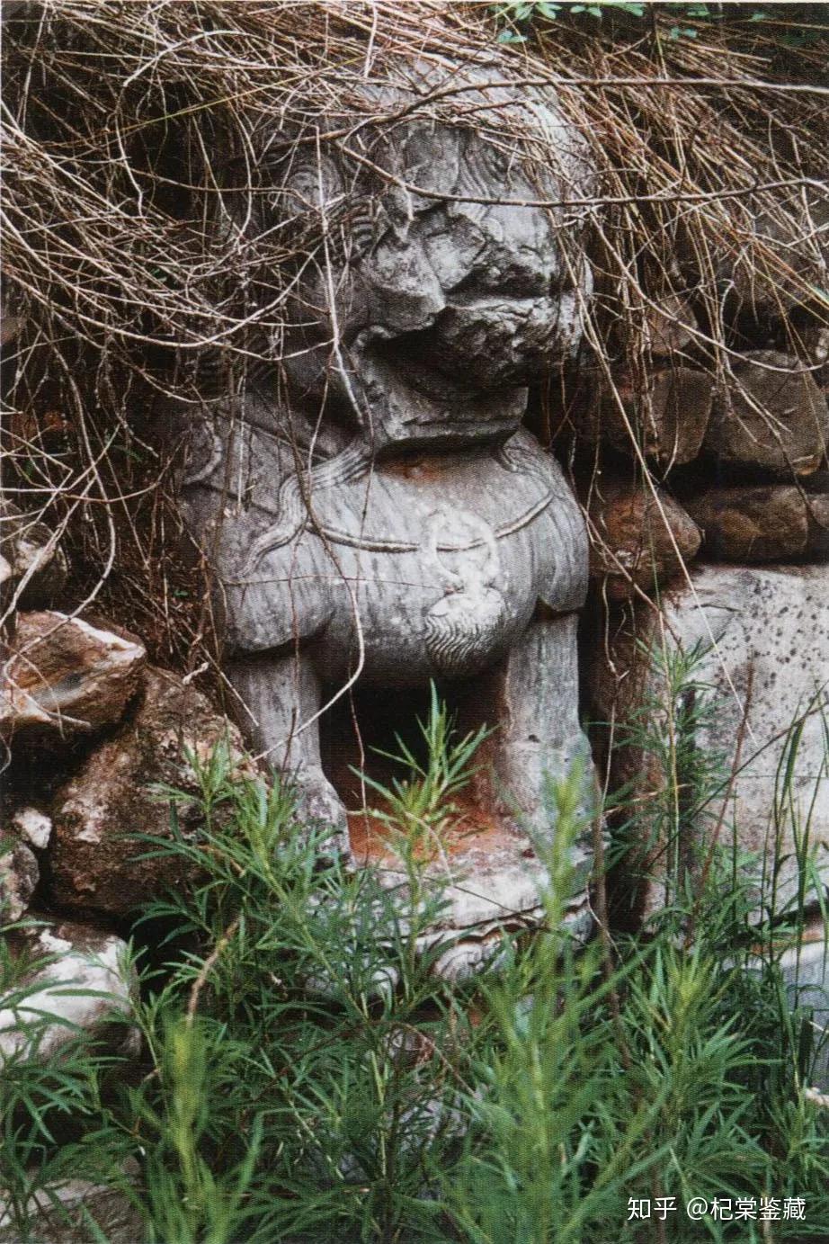 范文程墓残石作为最早归降后金的汉官之一,范文程既了解女真族的社会