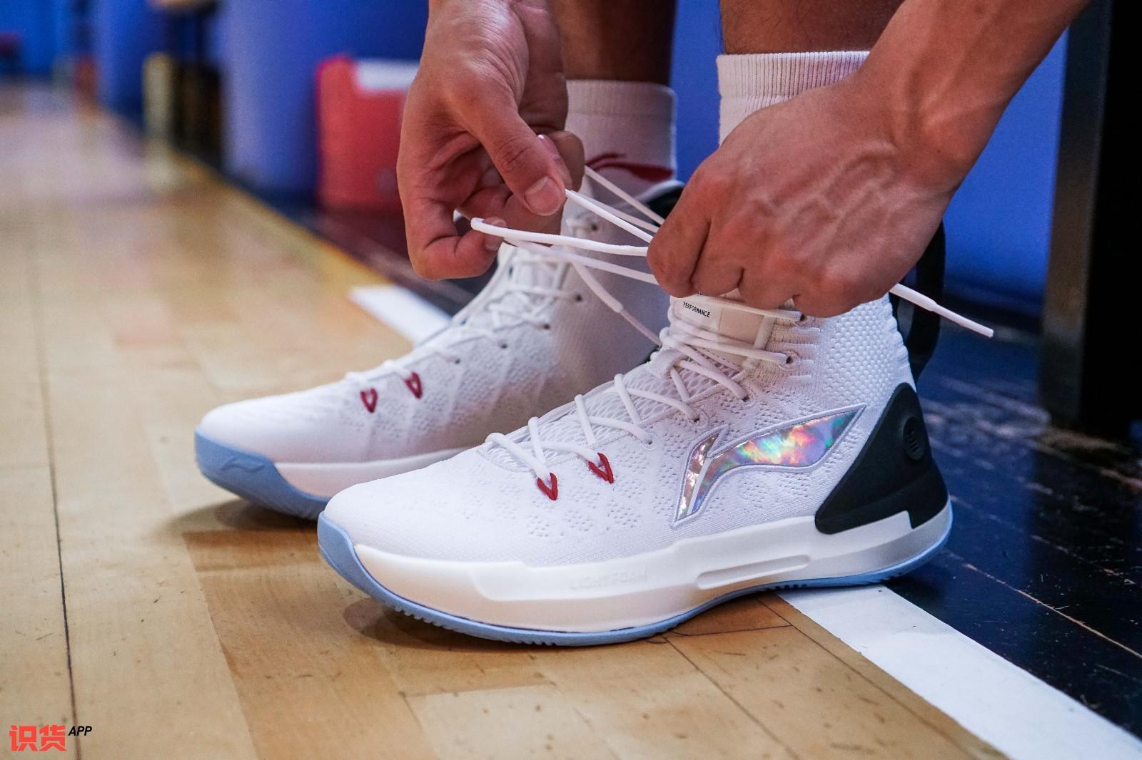 球鞋90秒丨李宁驭帅13