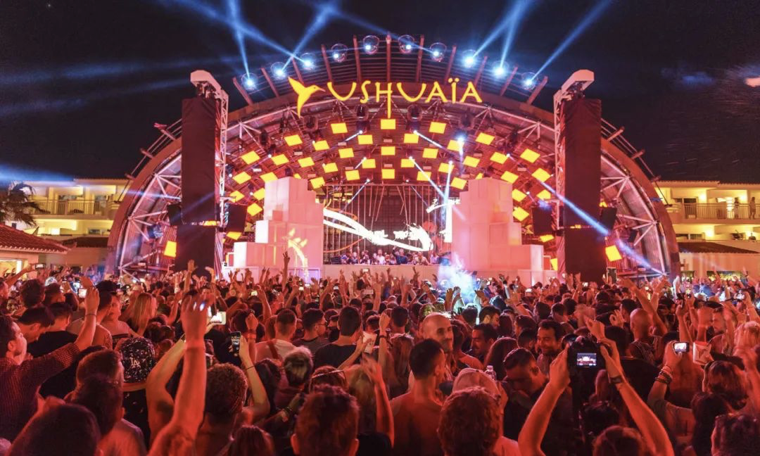 西班牙小岛伊维萨(ibiza)位于地中海西部,20年来都是欧洲夜店文化的