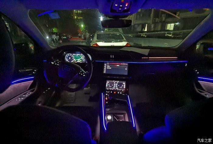 时俱进了氛围灯有几百种组合方案,也预置了几种主题,跟大多数奥迪类似