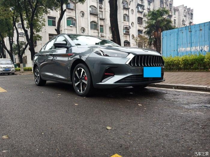 提车作业思皓a5首秀钢铁小伙伴来报道